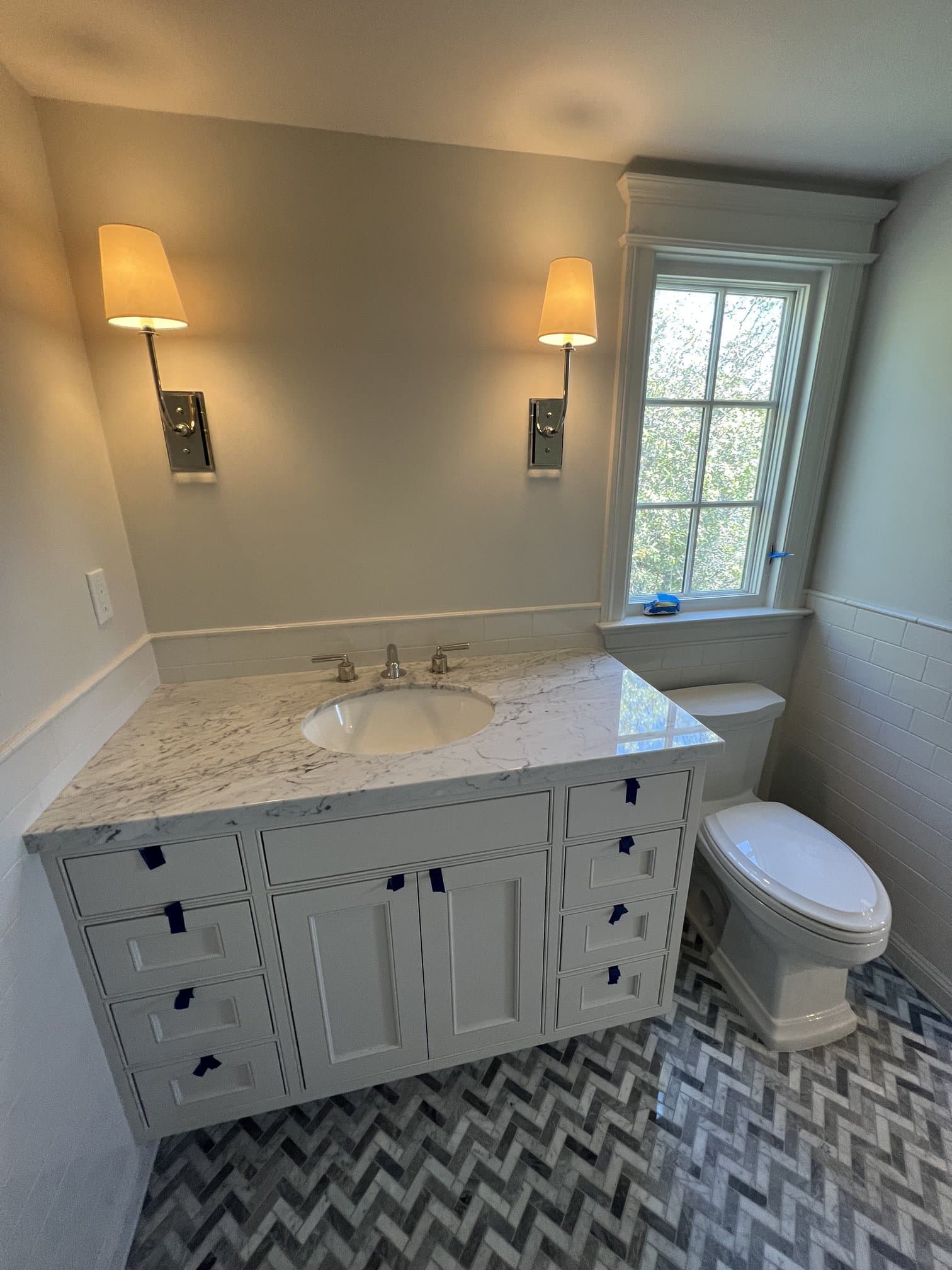 Arched Alcove Tub Bathroom detail