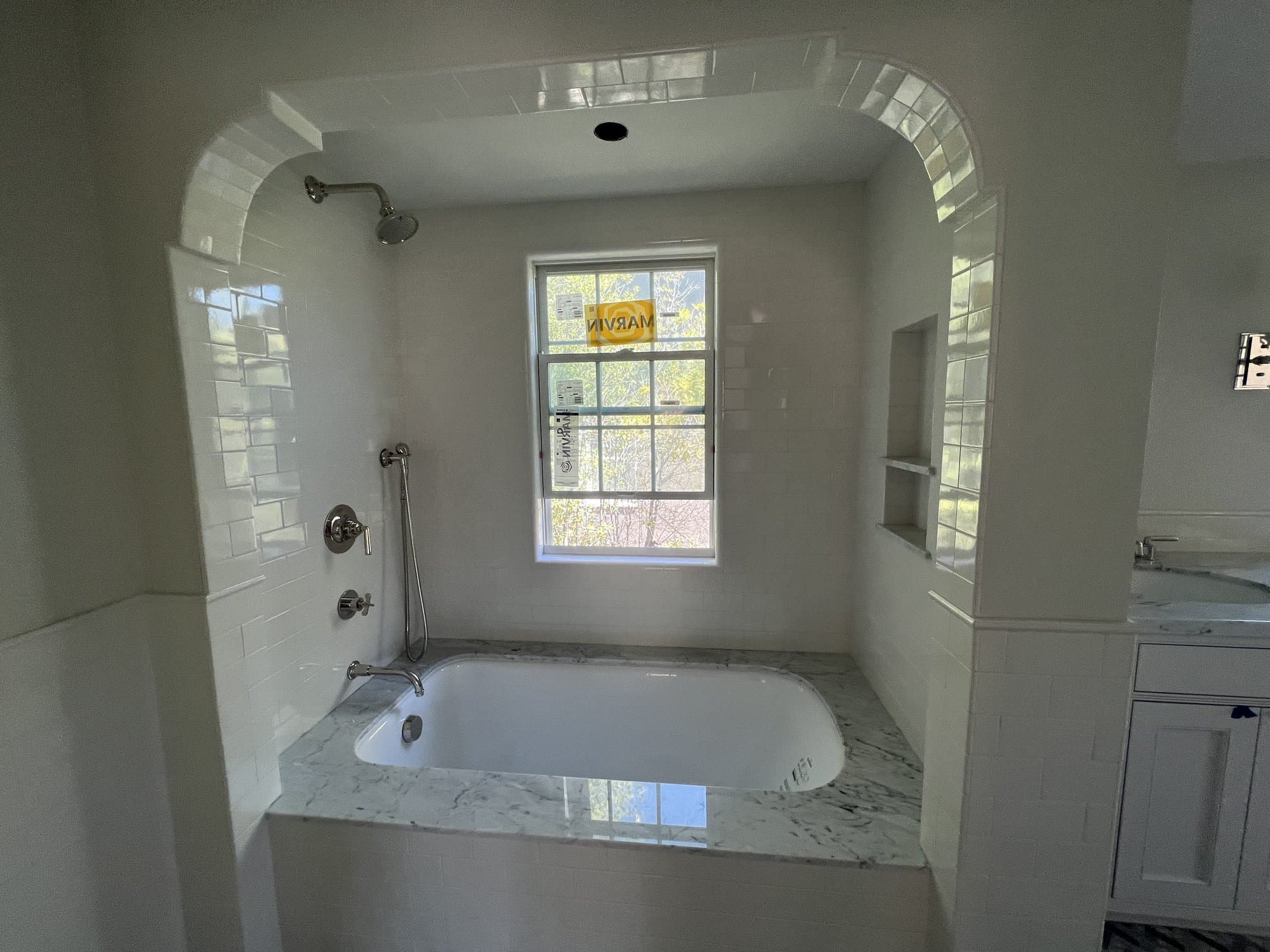 Arched Alcove Tub Bathroom detail