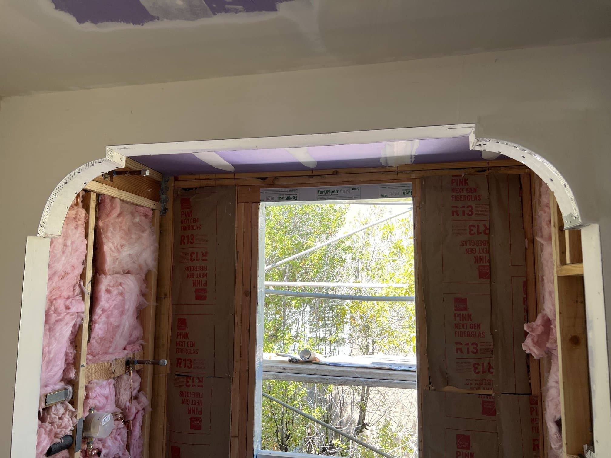 Arched Alcove Tub Bathroom detail